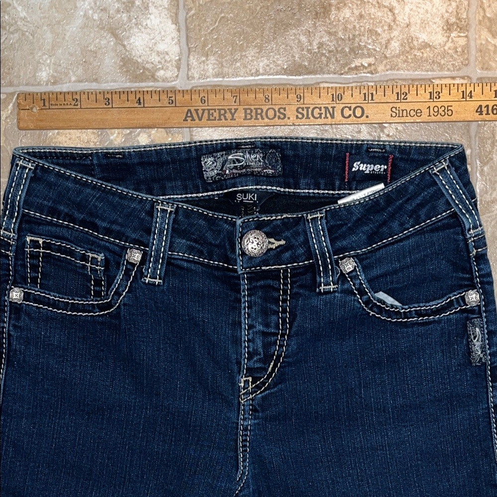 Silver Suki High Capri Jeans  Dark Indigo with Contrast Stitching - Picture 7 of 10